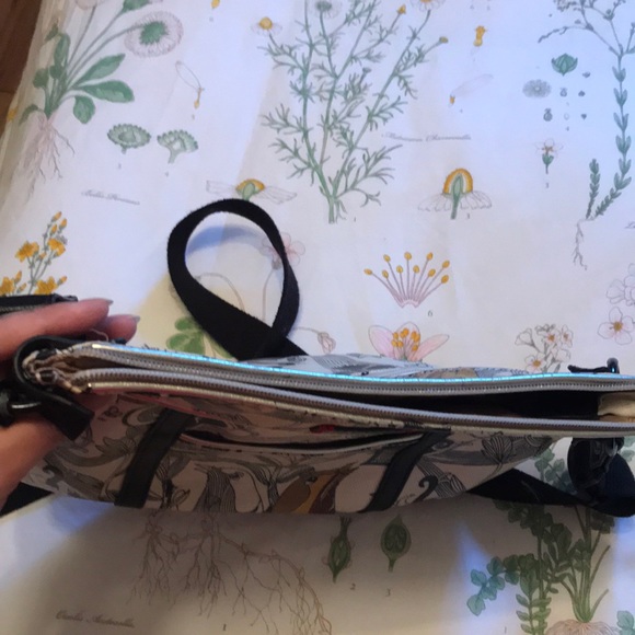 Sakroots crossbody bag - Picture 5 of 9